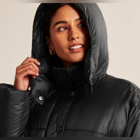 Abercrombie Air Cloud Mid Puffer- used once - Picture 2 of 7